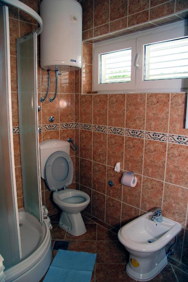 Apartments Valerija Supetar Εξωτερικό φωτογραφία