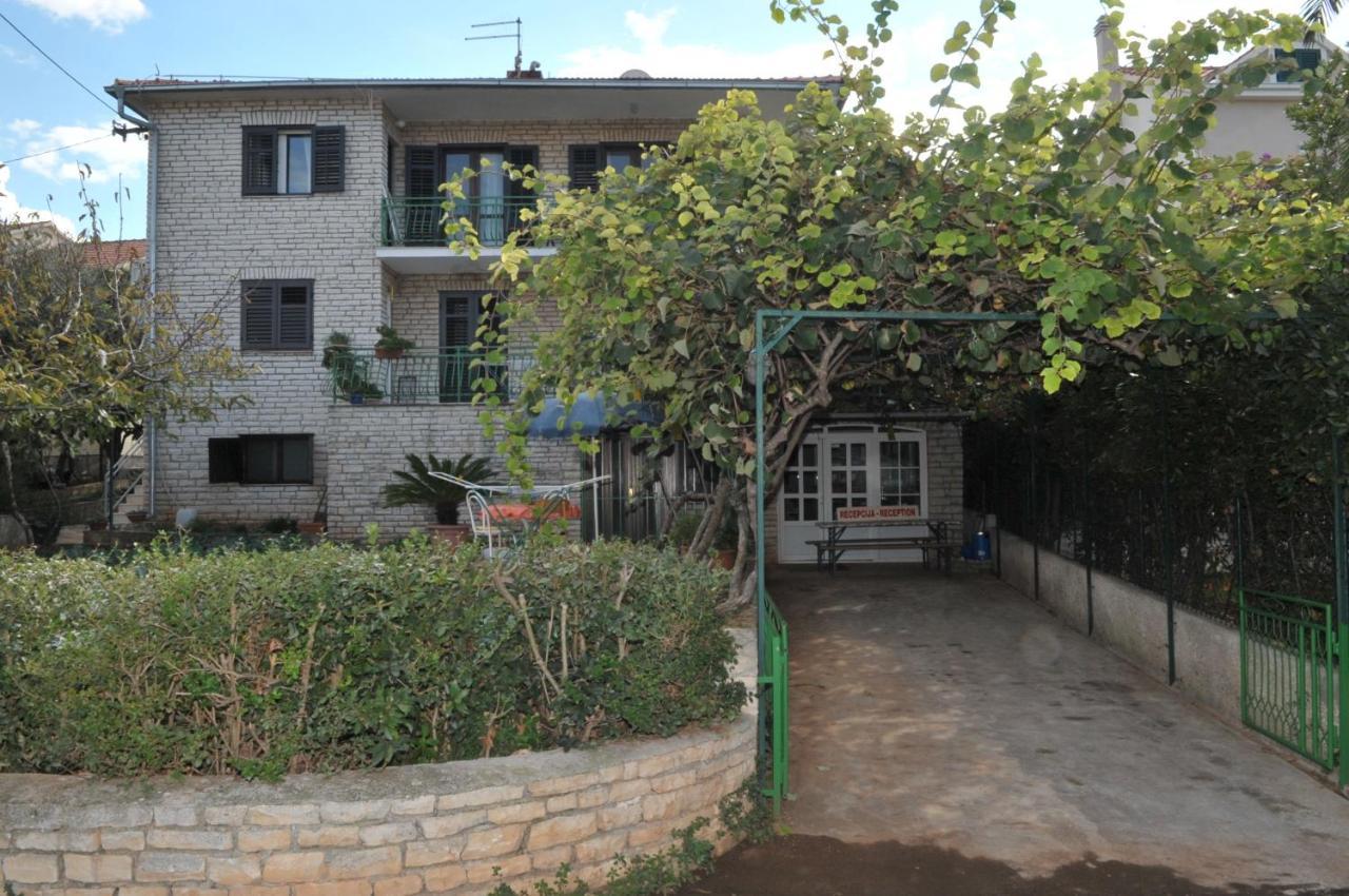 Apartments Valerija Supetar Εξωτερικό φωτογραφία