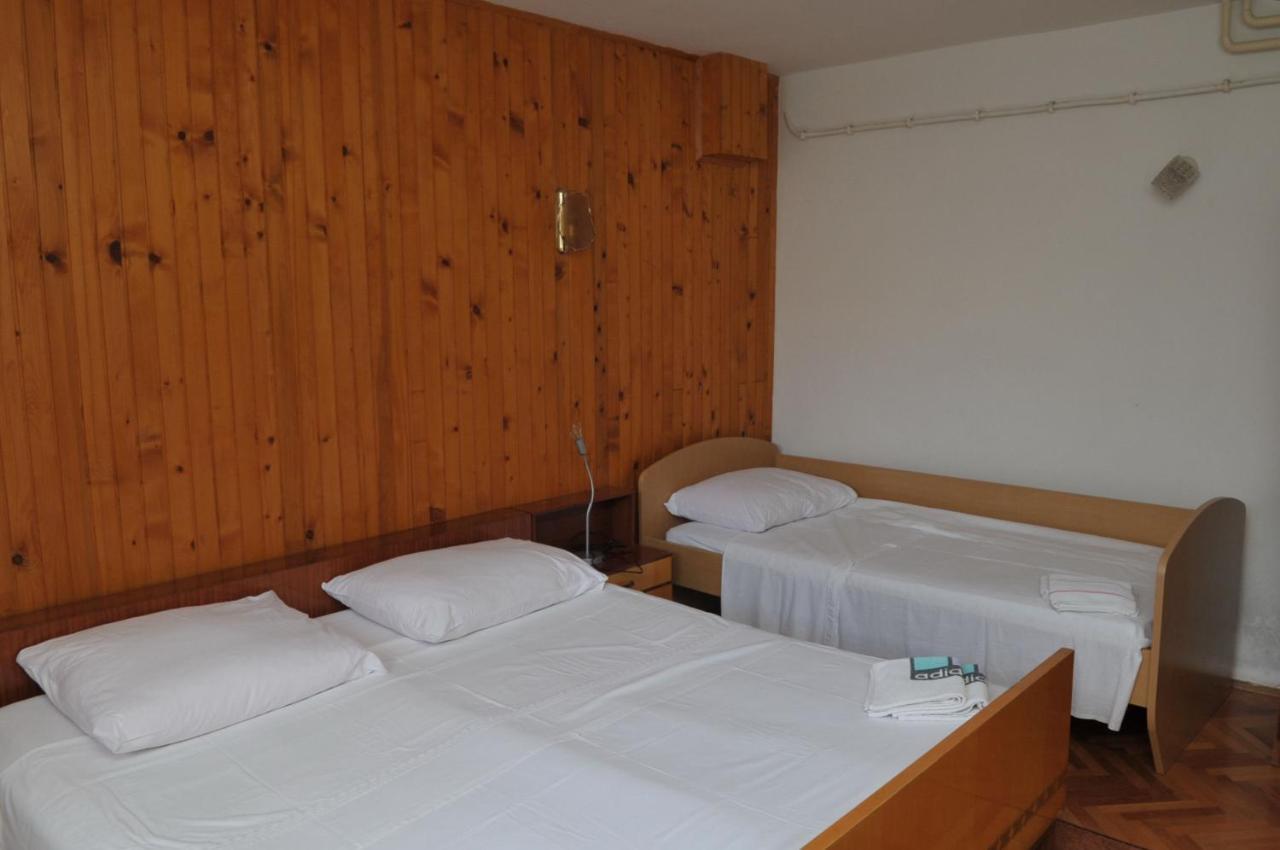 Apartments Valerija Supetar Εξωτερικό φωτογραφία