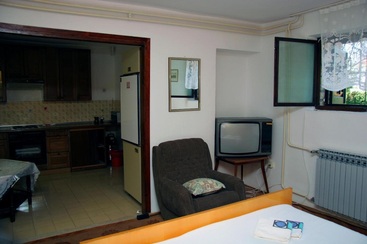 Apartments Valerija Supetar Εξωτερικό φωτογραφία