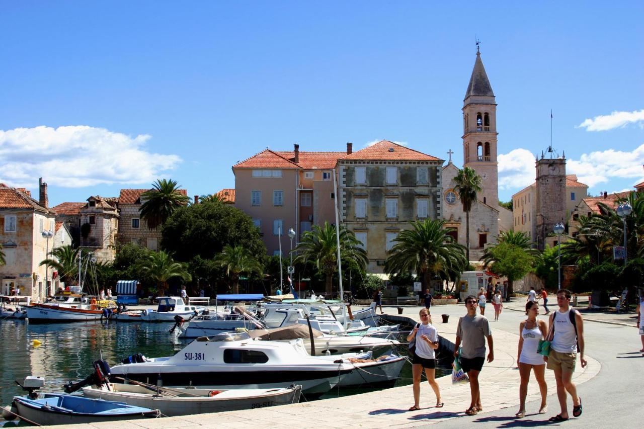 Apartments Valerija Supetar Εξωτερικό φωτογραφία