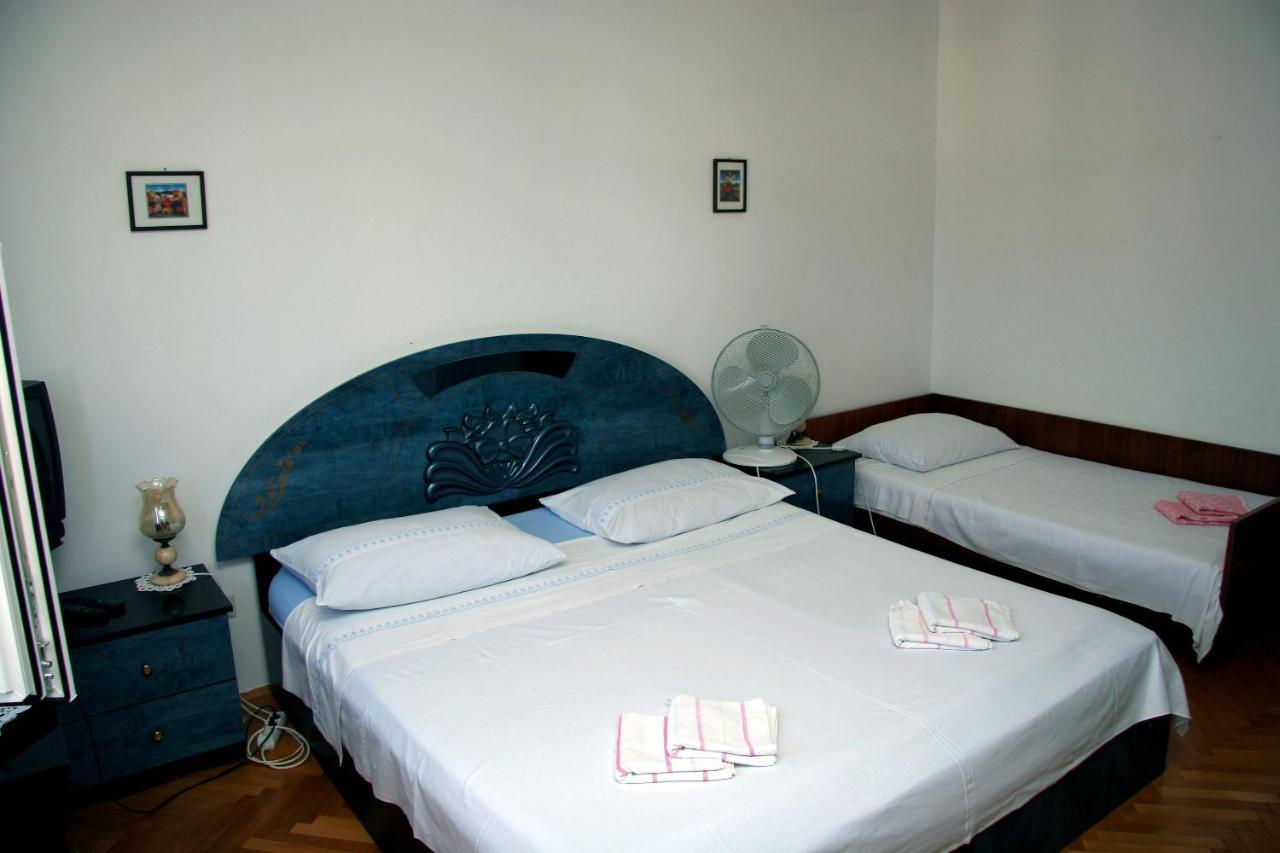 Apartments Valerija Supetar Εξωτερικό φωτογραφία