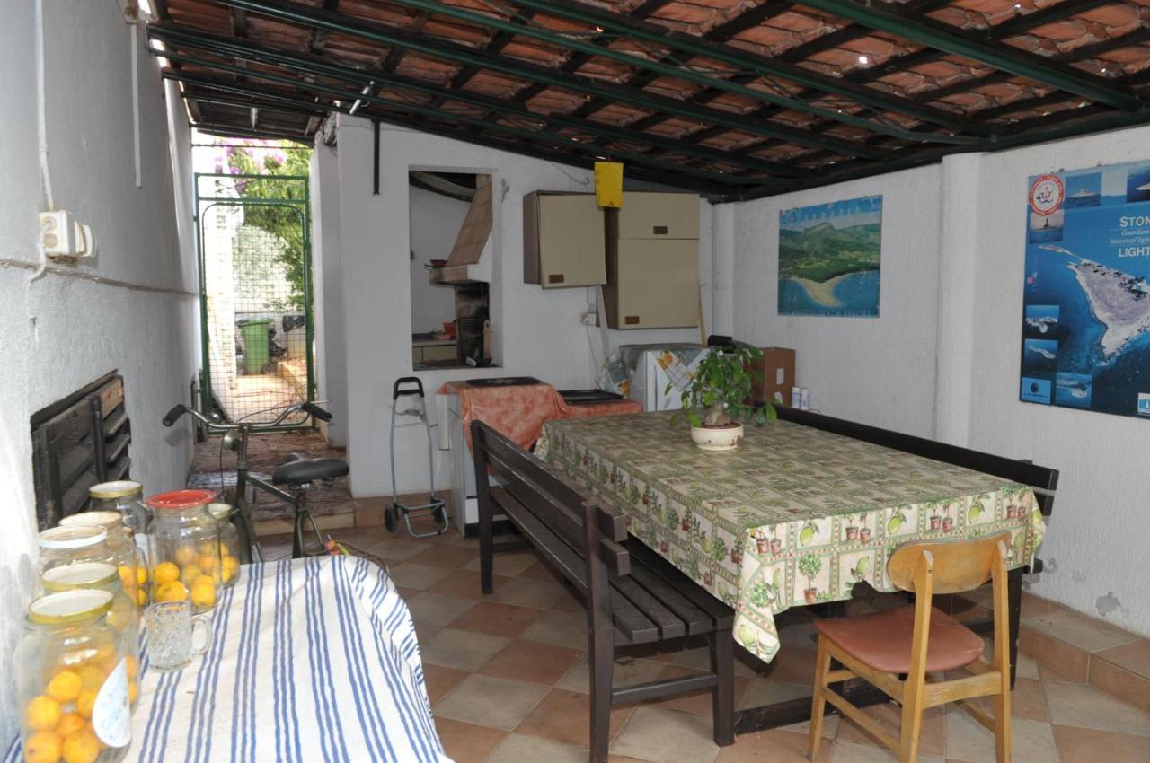 Apartments Valerija Supetar Εξωτερικό φωτογραφία