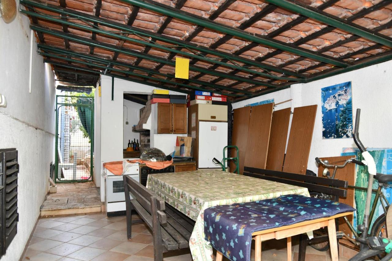 Apartments Valerija Supetar Εξωτερικό φωτογραφία